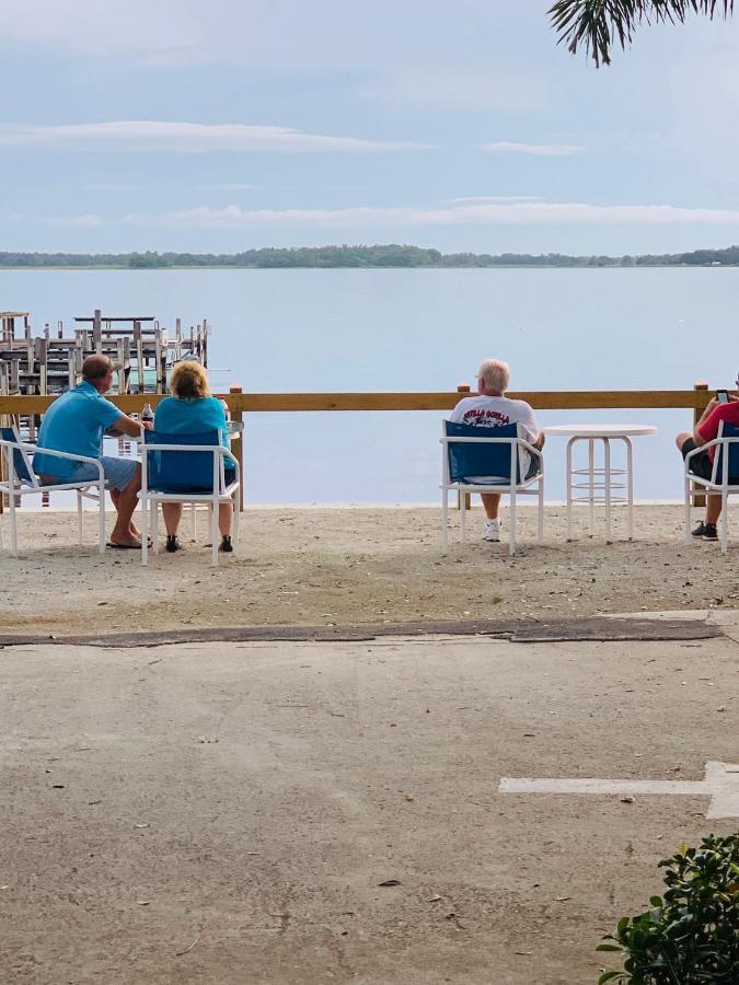Lakeside Inn And Cafe Saint Cloud Zewnętrze zdjęcie